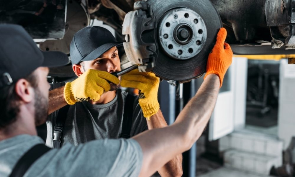Oficina automotiva, Auto Center, com atendimento, aberto, Serviços de mecânica agendados, Mecânica Diesel que Abre nos Sábados em Curitiba